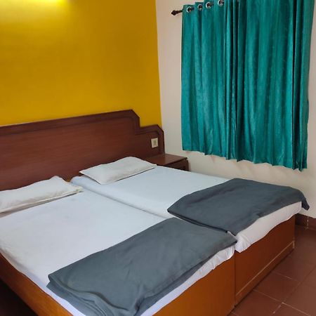 Anjana Hotels Theni Exterior foto